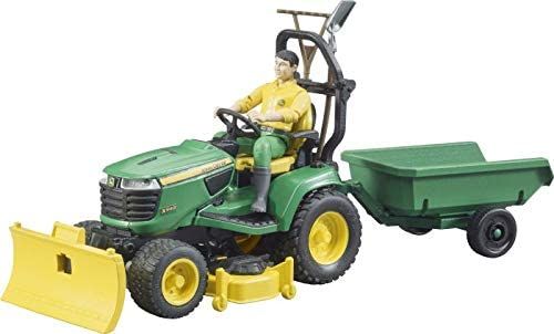 Bruder Traktorek John Deere z figurką ogrodnika